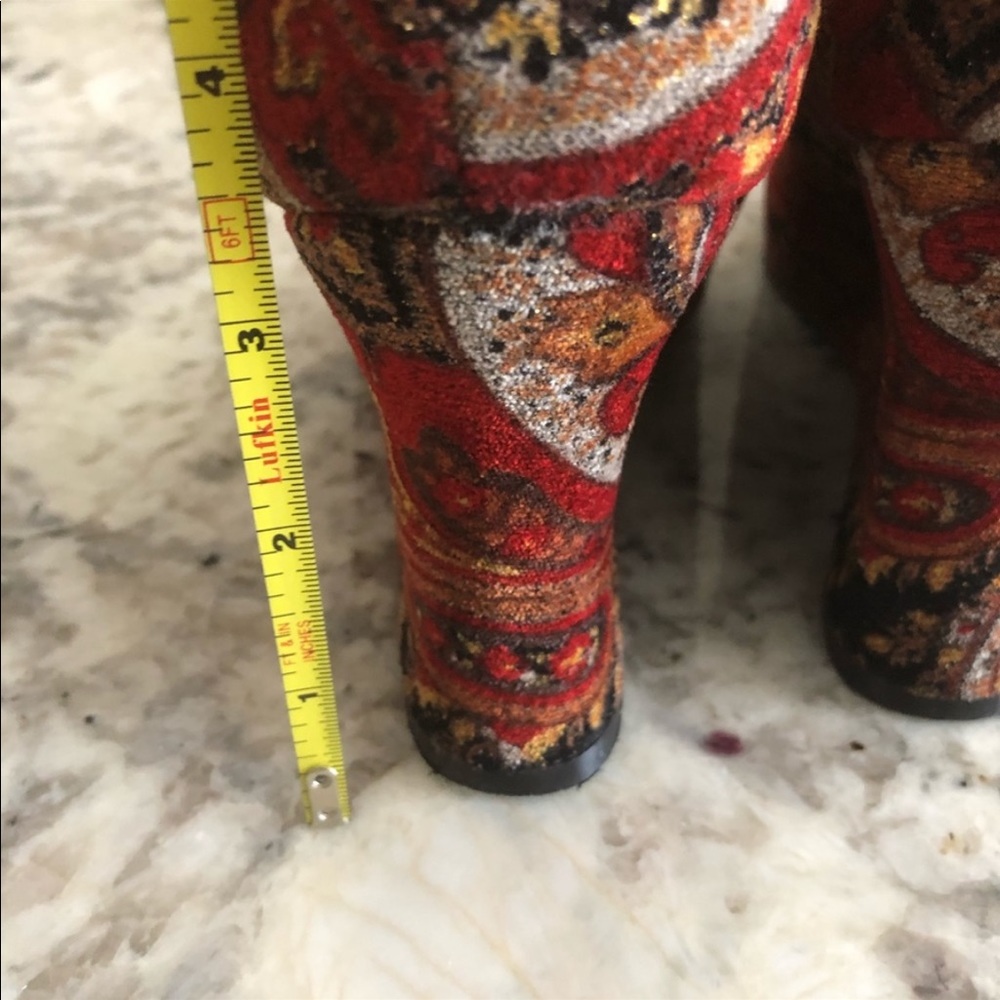 Newport News Red Tapestry Wedge Heels 9.5 - Picture 7 of 8